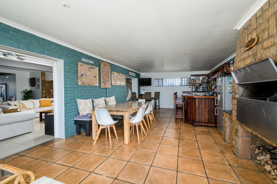 8 Bedroom Property for Sale in Summerstrand Eastern Cape